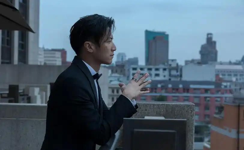 谢霆锋回应争议!称已退掉加拿大籍,曾被质疑?