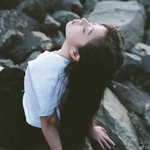 『森系 简约 头像 女头』· 〔微博@_shenli 〕·「或南或北,岁月不及