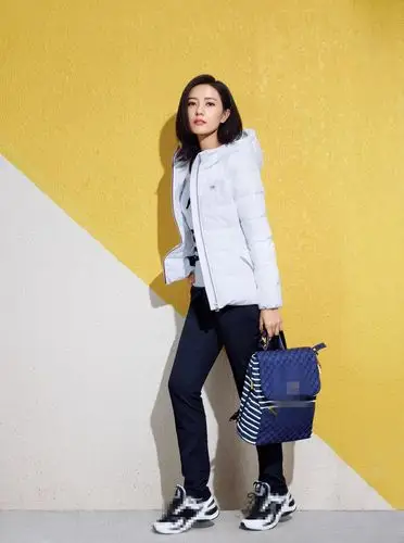 高圆圆身材苗条似少女 面露笑容心情靓(7)