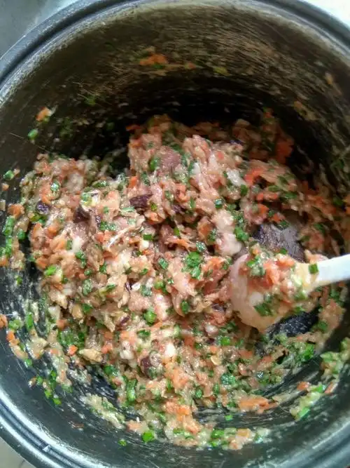 猪肉虾仁香菇韭菜饺子馅的做法大全图解