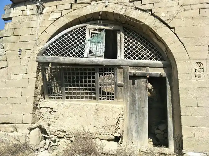 陕北窑洞之门窗的魅力