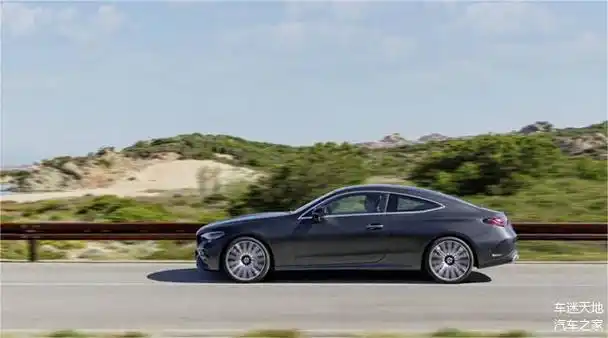 全新奔驰cle双门轿跑车科技与豪华的完美结合