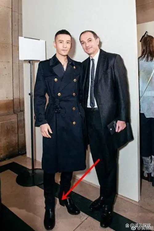 粉丝也深信不疑,因为杨洋男神的光环,让他的身高也成为一个巨大的谜