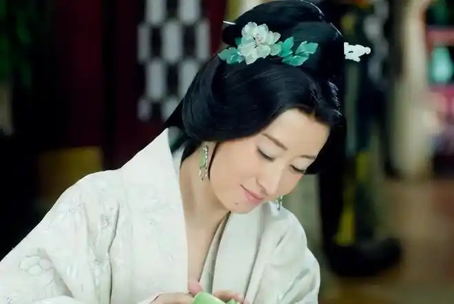 掉队的刘敏涛,该醒醒了!|巩俐|安欣|万茜|宋丹丹|古装扮相_网易订阅