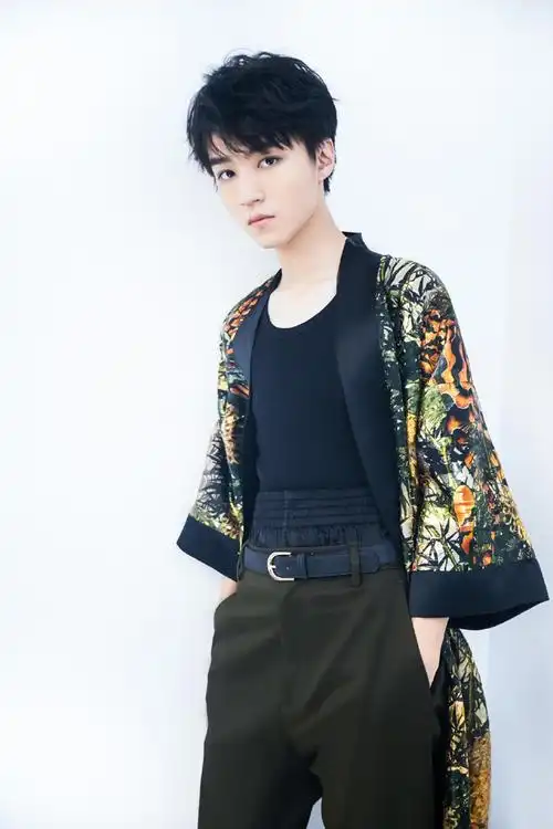 王俊凯酷炫帅气写真图片,王俊凯图片-第6图