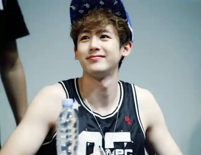 31岁尼坤因体重增加再次上热搜!小肉脸是怎么回事?