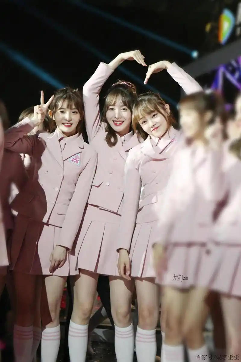 pua渣男?赵尧珂控诉邓超元控制欲极强,拍拖期间与女星暧昧不断