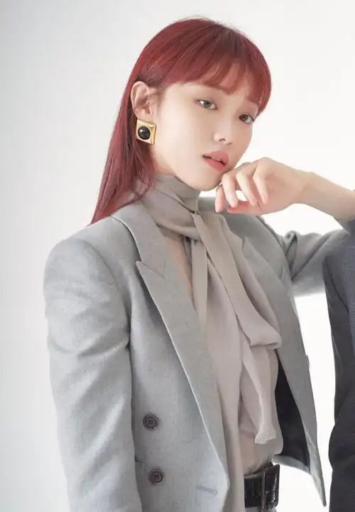 李圣经红发优雅时尚写真图片19