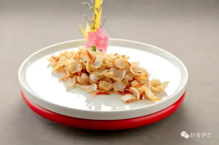 精致菜品樱花虾干炒百合