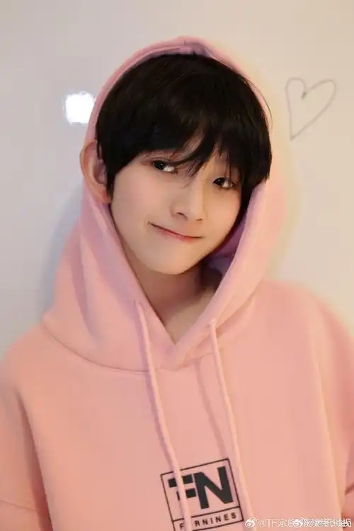 陈浚铭晒tfboys签名照