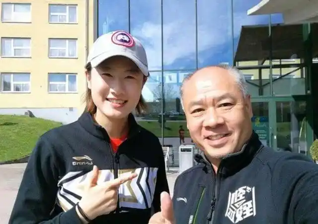 李宁在香港的豪宅,妻子甘当贤内助|李宁|陈永妍|豪宅_新浪新闻