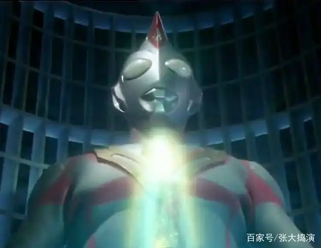 人造奥特曼的战斗力如何?看看人造戴拿你就知道了!