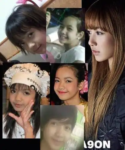 前几天咖吹珍妮高级脸 今天又换成了lisa难道像yg这样的公司也买了