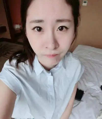 张碧晨获封粉丝好榜样 背景私照大起底