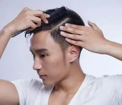 蔡徐坤新发型叫什么怎么弄,男士大背头这样吹最时髦