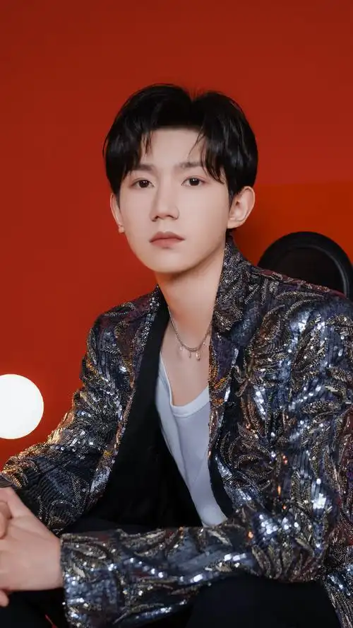 王源2022时和岁暖