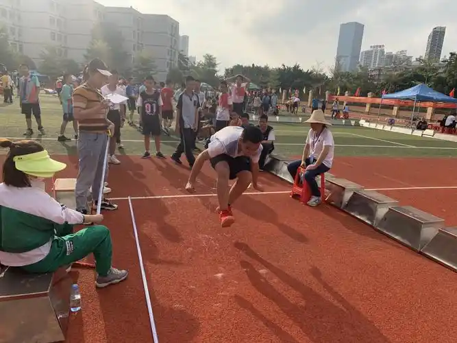 追风的少年—南宁市三美学校第二十五届田径运动会初2020级5班风采