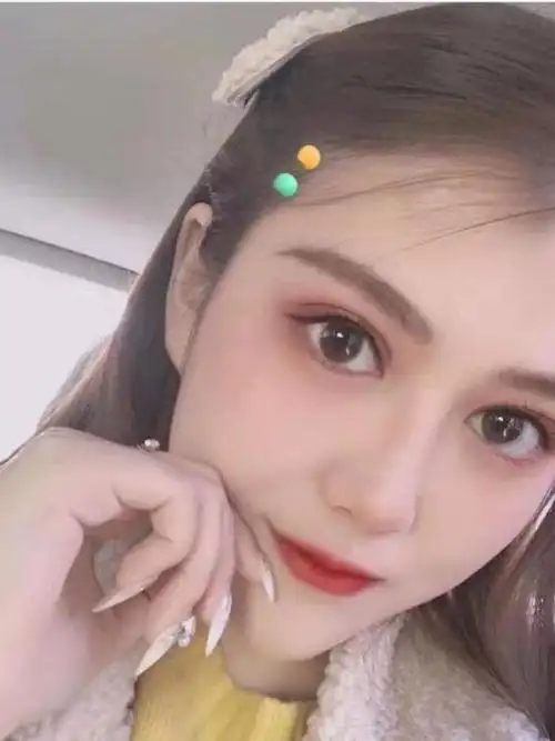 平扇双眼皮这个词是最近几年才出现的,是一个混血儿,结合扇形跟平行