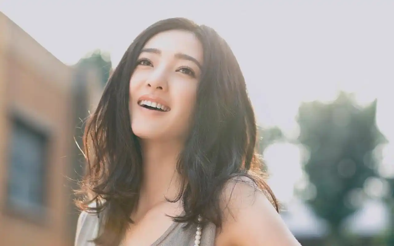 素颜女神王丽坤高清桌面壁纸