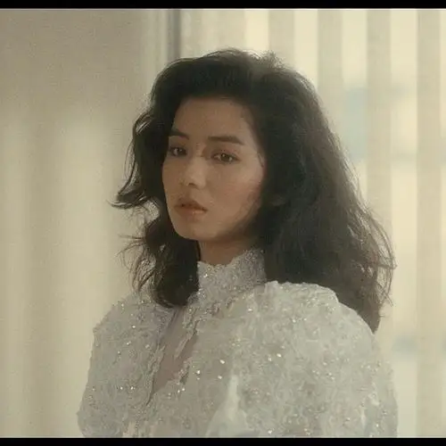 钟楚红(红姑绝美金智媛(这紫发绝了金宝罗(她真的太会拍了!