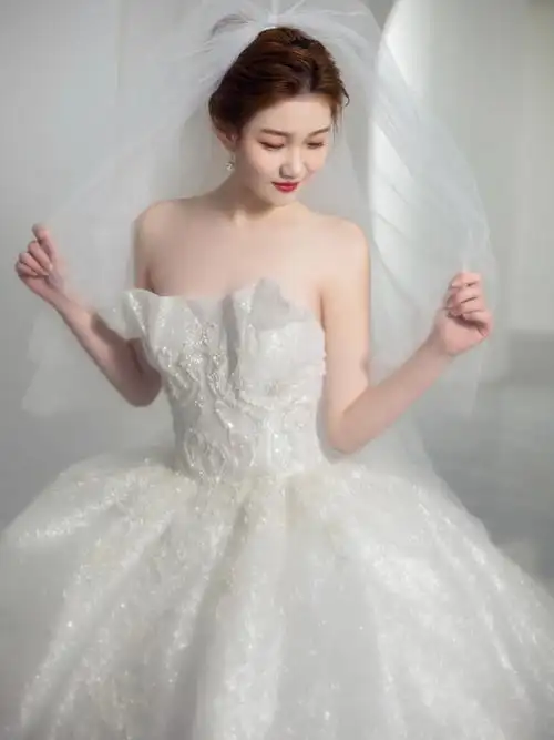 这才是可爱女孩的仪典礼婚纱75洛阳新娘