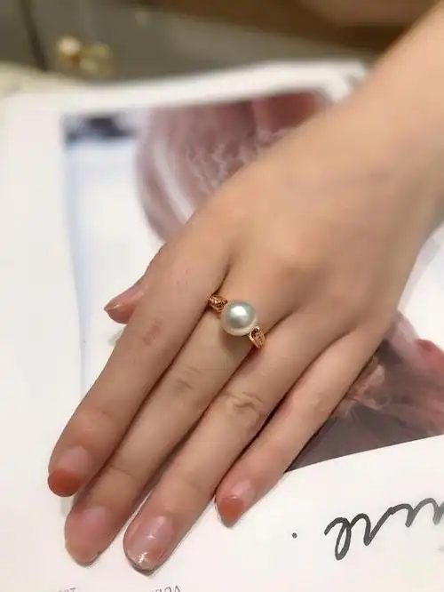 澳白戒指时尚百搭质感戒壁金重308g18k黄金钻石镶嵌莹润的澳白珍珠