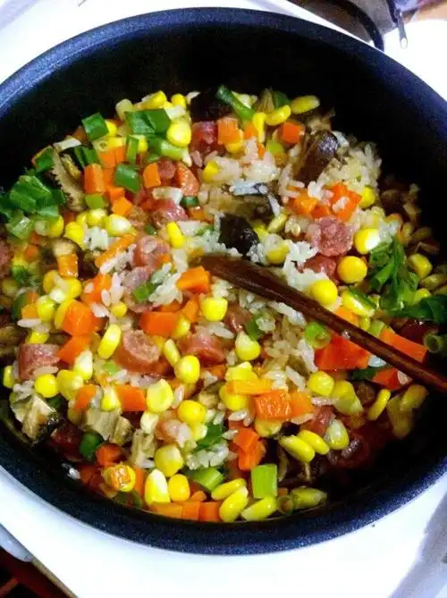 电饭煲营养腊肠饭怎么做好吃 - 菜谱大全 - 乐做菜