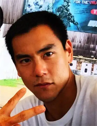 圆寸头:看各路明星的帅气圆寸