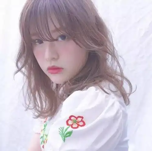 秋日的小甜美技巧!10款清新甜美发型!