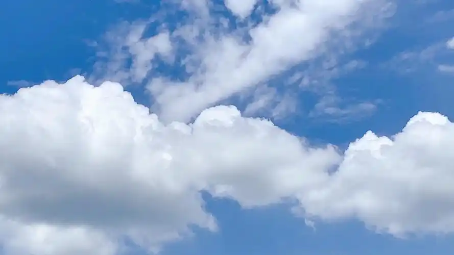 云朵是天空写过最美的文案