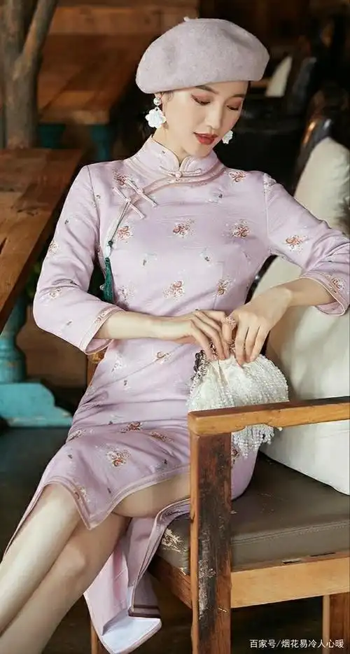 旗袍写真:紫色风情,尽显女性魅力