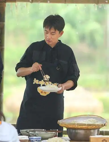 《向往的生活》满屏幕才华, 无论高情商的何炅, 还是厨艺好的黄磊