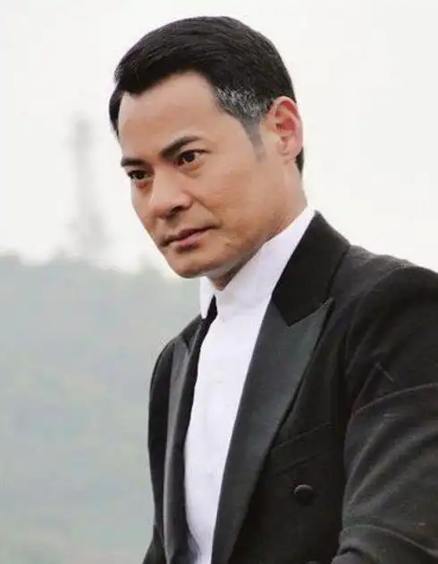 他是最牛男配角,与妻相爱27年仍未生子,今51岁仍帅气逼人!