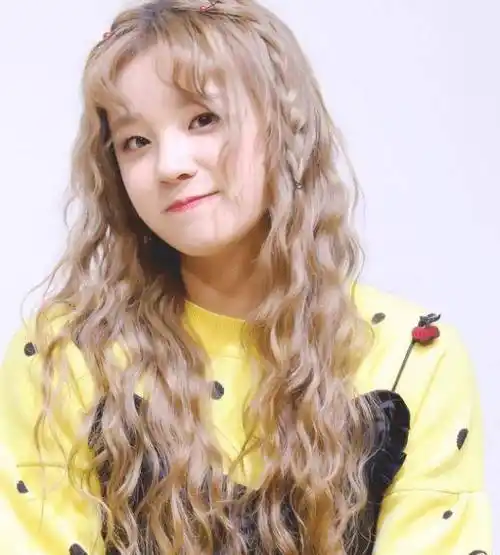 有种"整容"叫宋雨琦的黑长直,本以为会很幼稚,没想到a翻全场_时尚