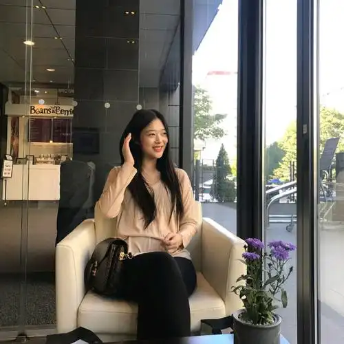 崔雪莉超话99#致美丽的崔雪莉#真理发小通过更新ins快拍,把隐藏了的