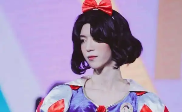 尽管范丞丞是男星,但在扮演《白雪公主》时并没有强烈的违和感.