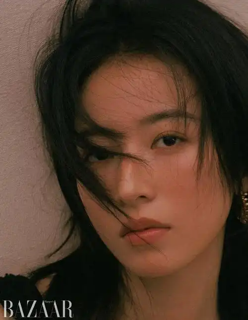 周雨彤淡盐系芭莎大片