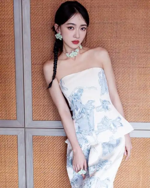 吴谨言新中式造型