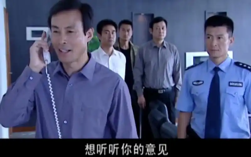 罪域:内奸还想通风报信,书记一下子就看出不对劲,一把夺过电话