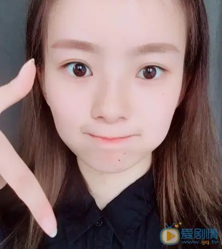 原标题:陈卓璇个人资料