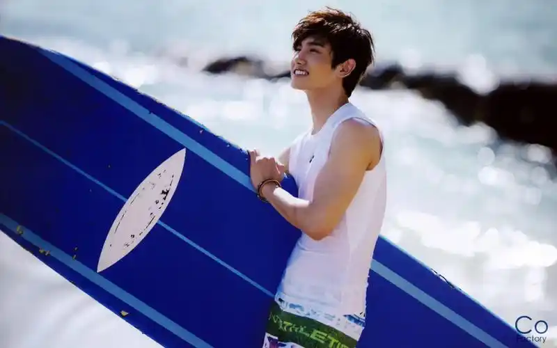 我们家乖乖的茶茶~沈昌珉 这张做电脑墙纸刚好额