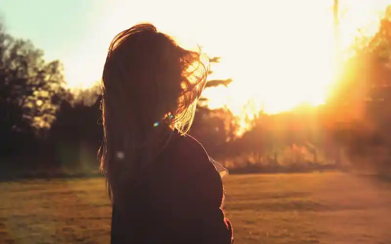 晒太阳可降低认知障碍风险