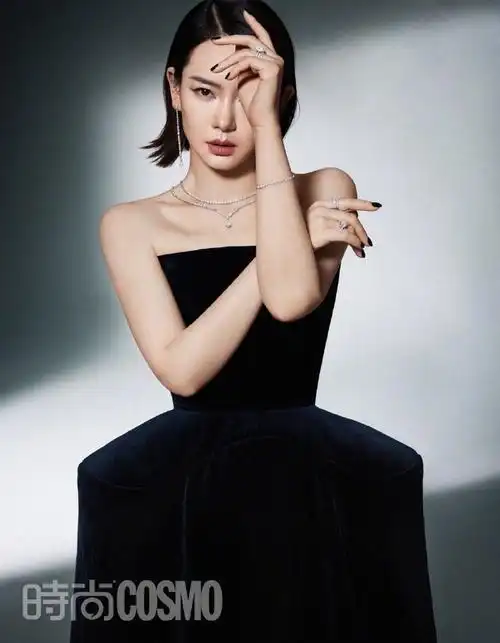 戚薇二胎复出首封#这一组一下子把我的心都给拿捏住了,真的好好看!