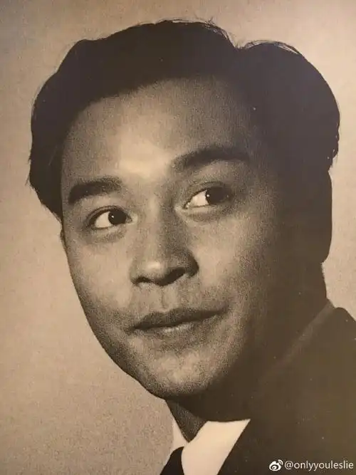 27#號外500封面展覽#张国荣超话这是《號外》169期的黑白原图,拍照时