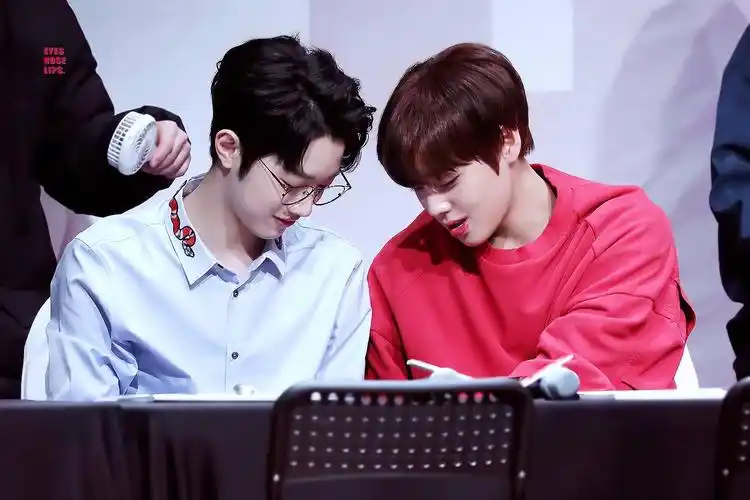 赖冠霖 朴志训 cr.logo