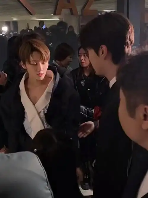 范丞丞刘雨昕同框梦回潮流合伙人##范丞丞刘雨昕后台打招呼