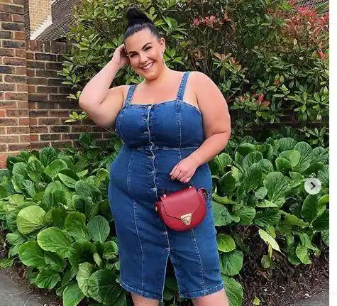 80公斤胖妹坚持健身6年,身材高大腿部粗壮,但依然魅力十足_索菲亚