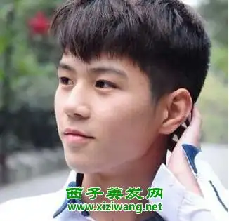 初中男生斜刘海发型