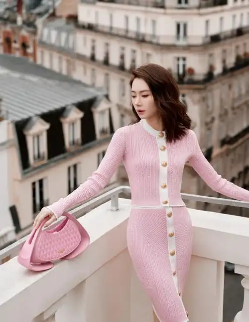 hello时装周##戚薇时尚图鉴##戚薇巴黎时装周