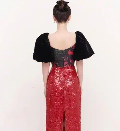 紫米们看到杨紫的动态,心情就不一样了,直呼像是在拍建模,显得略草率